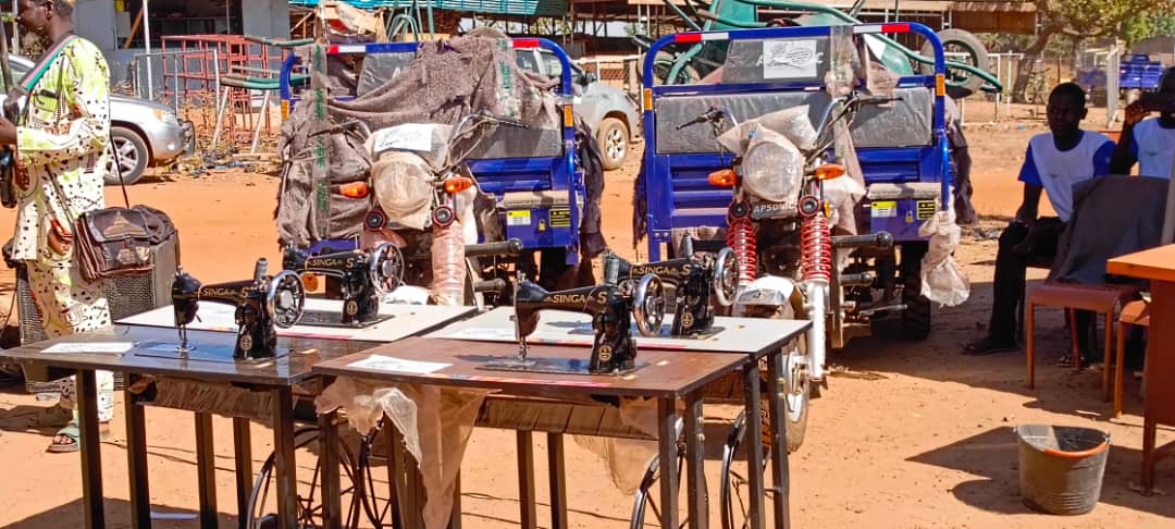 Lots de matériels offerts par APMV aux bénéficiaires du projet WASH